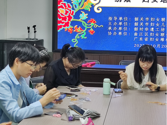 1020“韶州客家绣娘”培训课在曲江区火热开启374