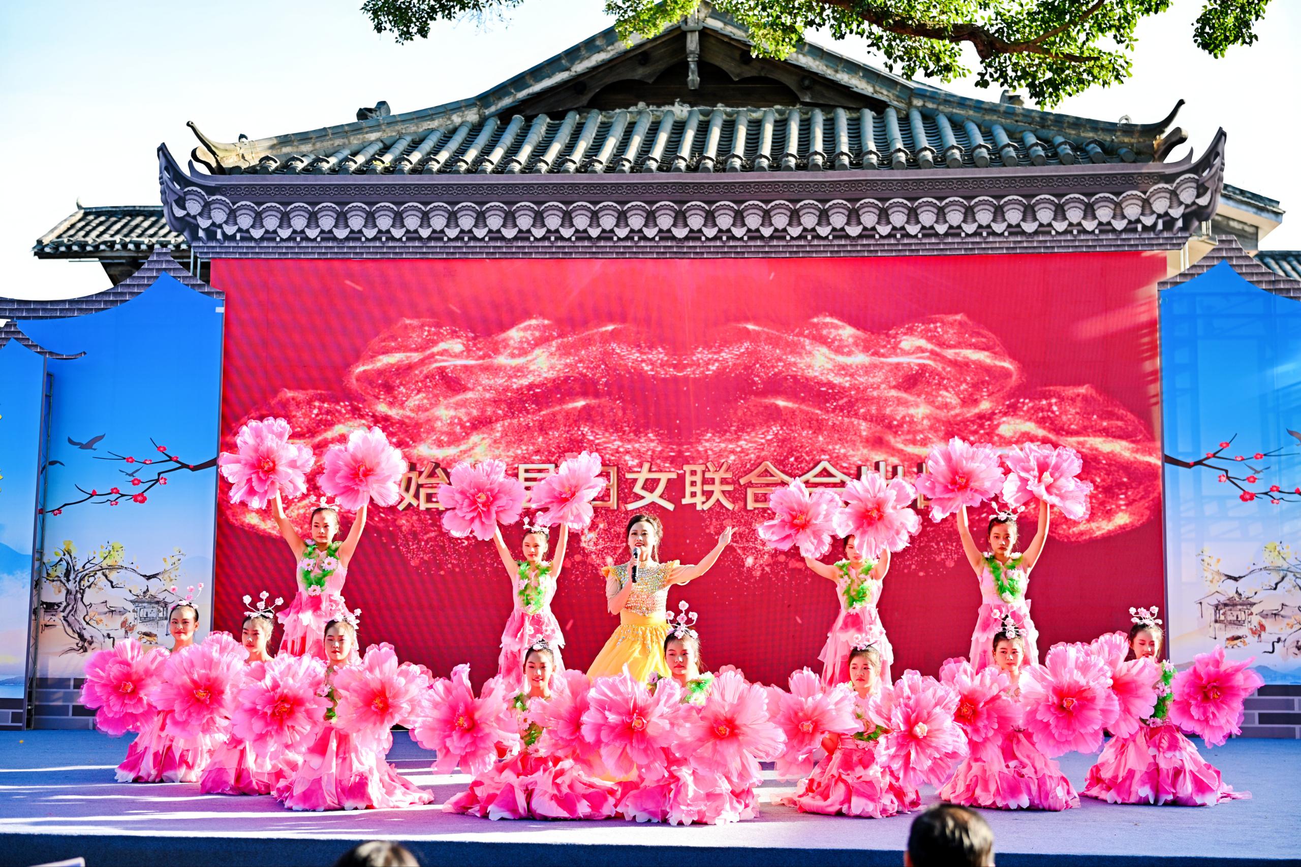 歌伴舞《花开中国》