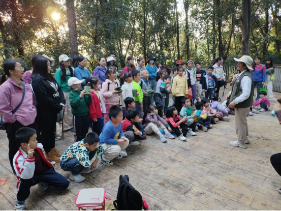 把森林变成课堂:“荒野求生大自然指北针”活动新闻稿548